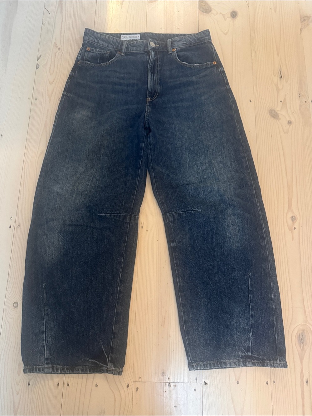 Zara Women's Dark Blue Barrel Jeans